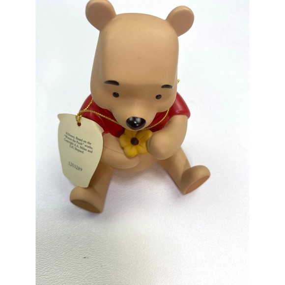 Disney Pooh and Friends Winnie the Pooh A Petal for Your Thoughts Collectible - Picture 1 of 6